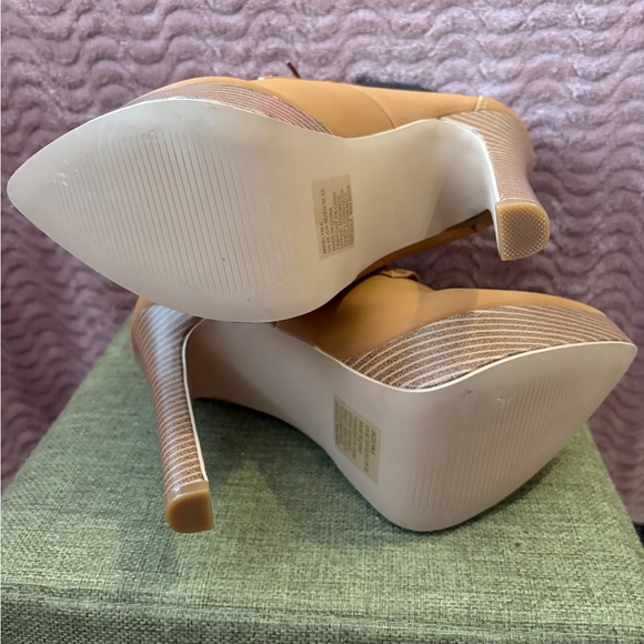 🎉HP🎉 Elegant Tan Lace-Up Heeled Boots Extra Wide - Picture 7 of 12